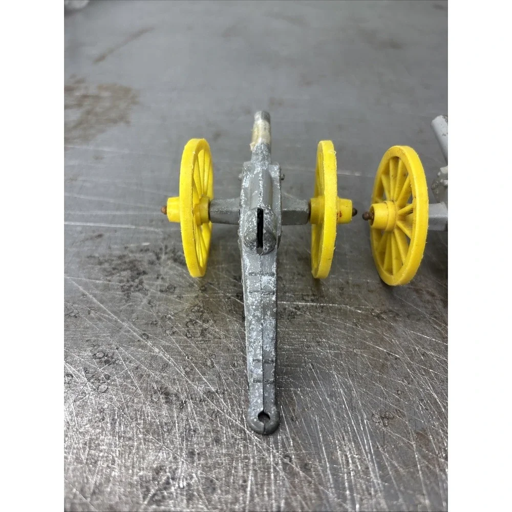 VINTAGE TOY ARTILLERY SPRING ACTION CANNON Lot Of 3 Yellow Wheels Playset‎